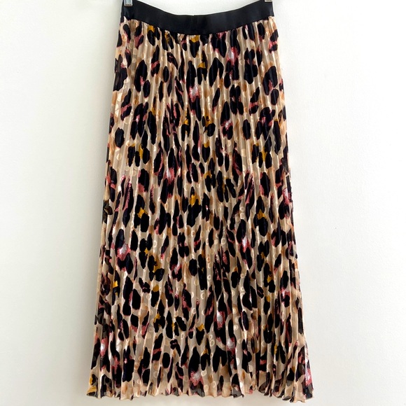 NWOT Modern Animal Print Skirt - Picture 3 of 6